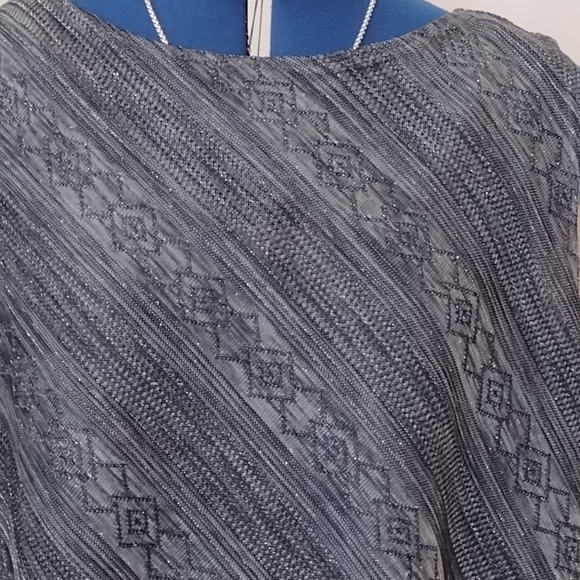 🆕2X Metallic KNIT Stretch Chrome PLUS Sleeveless Patterned Top!! Nicer IRL!! - Picture 2 of 6